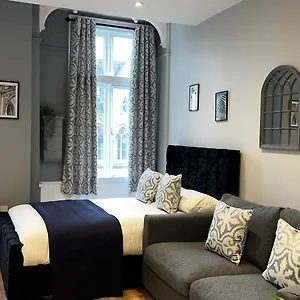  Apartment On The Rows - Centre United Kingdom